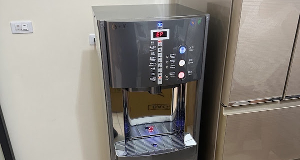 台中沙鹿 豪星 HS-9001 落地型冰溫熱飲水機 安裝完工實照