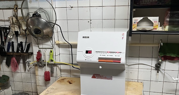 台中潭子 賀眾 UR-672BW-1 桌上型溫熱飲水機 安裝完工實照
